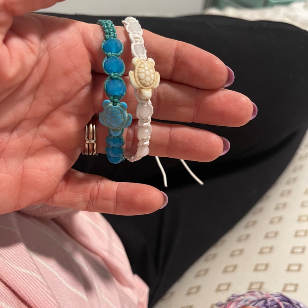 Bracelets - Picture 4 of 8